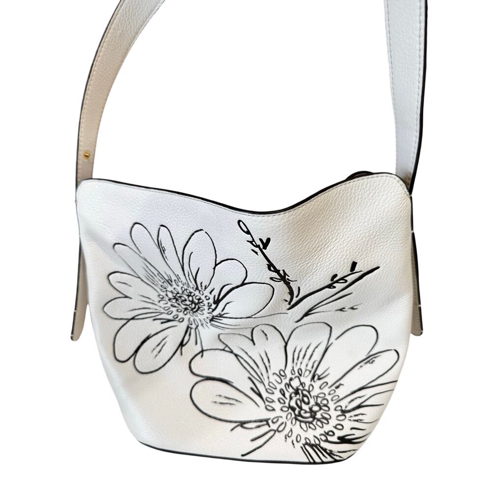 Vera Bradley Astoria Bloom Cottage Cream Rare Pebbled Leather Shoulder Bag NWOT